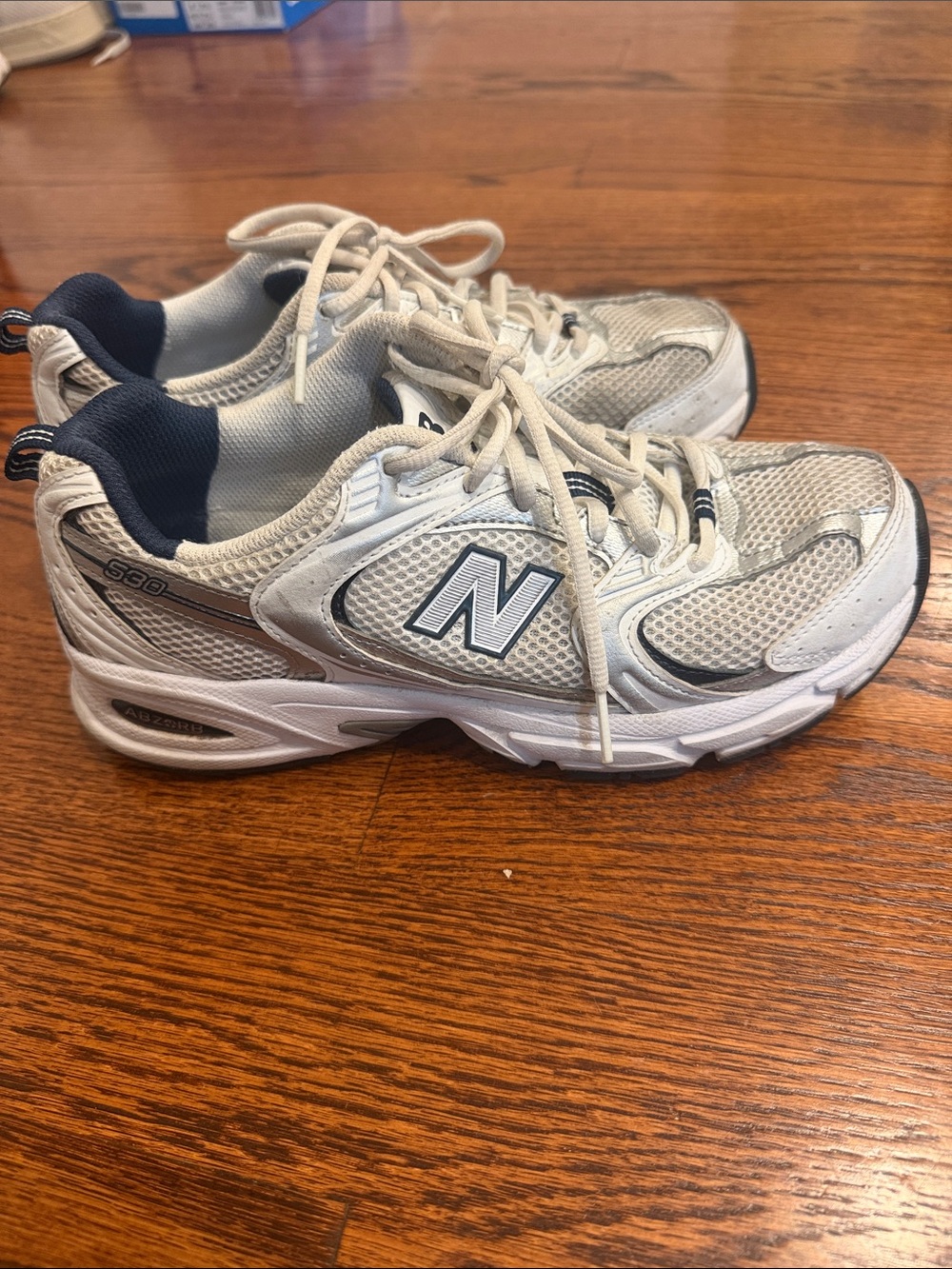 New Balance 530 White & Navy Athletic Sneakers size 8.5 women’s 7 men’s